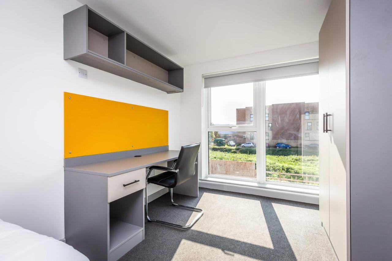 Spacious Ensuite Room With Shared Kitchen Линкольн Экстерьер фото